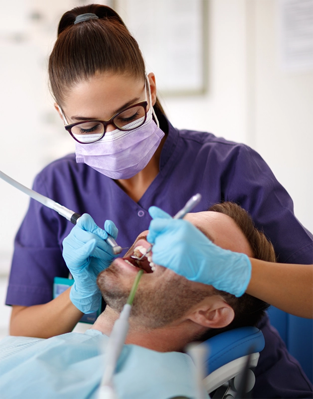 Emergency dentist in Richardson treating a patient